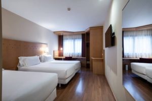 hotel catalonia la maquinista 1